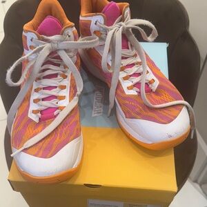 Women’s Moolah Neovolt Pro size 8.5